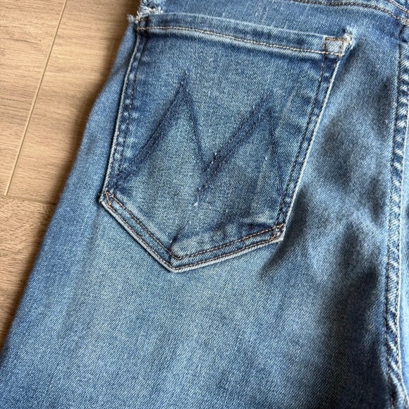 MOTHER High Waisted Runaway flare jeans - size 26 - distressed - Picture 7 of 15